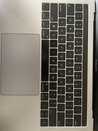 MacBook Pro 13” · Touch Bar · 500GB SSD  · i5.