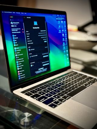 MacBook Pro 13” · Touch Bar · 500GB SSD  · i5.