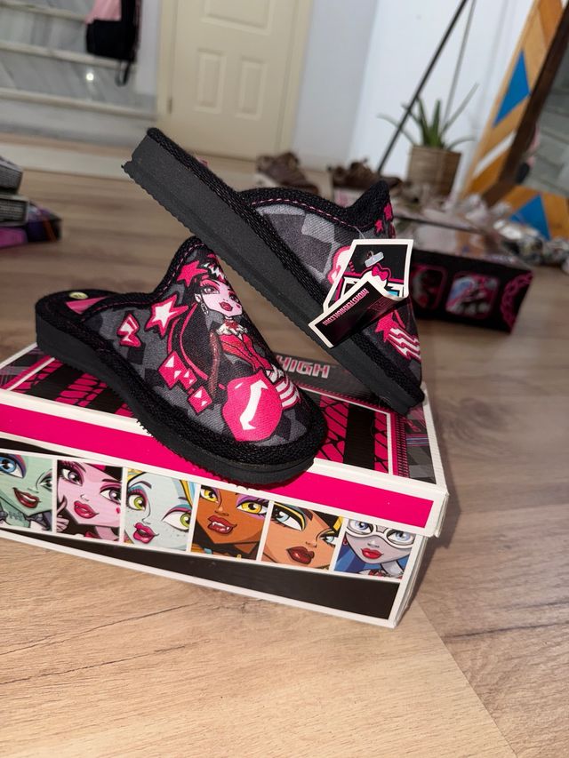 Zapatilla da casa Monster High