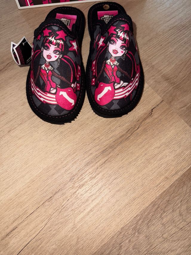 Zapatilla da casa Monster High