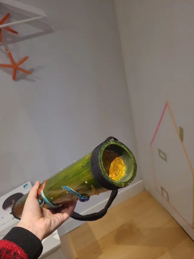 Instrumento de percusión decorado