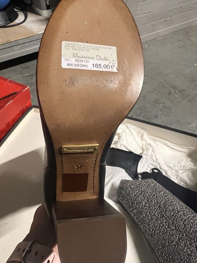 Botas altas piel Massimo Dutti negras