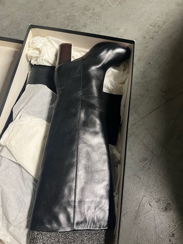Botas altas piel Massimo Dutti negras