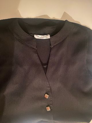 Camiseta sin mangas negra básica