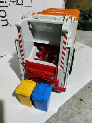 Camion ritiro rifiuti Bruder