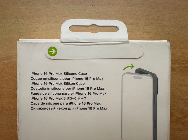 Capa de Silicone Plum para Apple iPhone 16 Pro Max