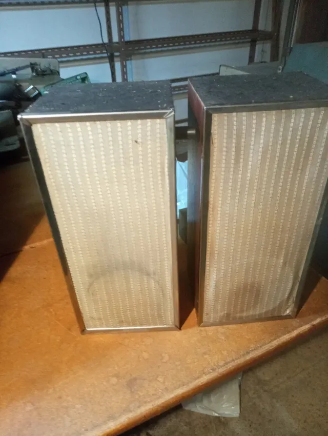 Lote de 3 pares deAltavoces Vintage Madera Marrón.