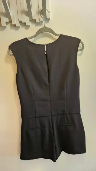 Mono corto negro Zara con collar