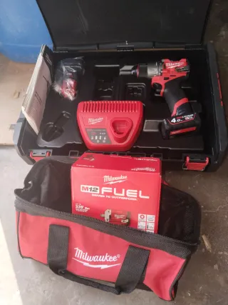 Taladro y pistola impacto Milwaukee M12 FUEL