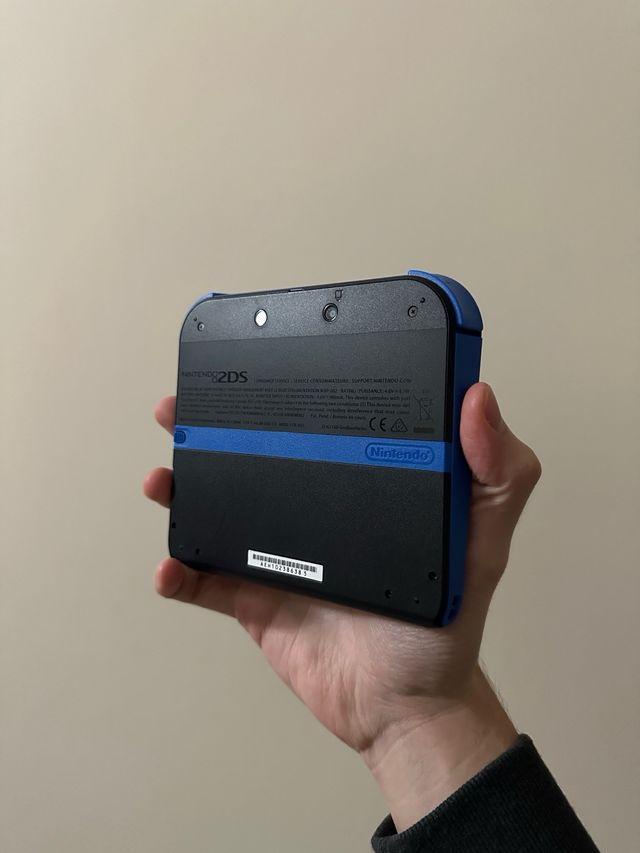 Nintendo 2DS con scatola originale