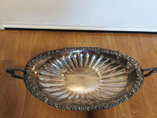 Fuente de alpaca con asas