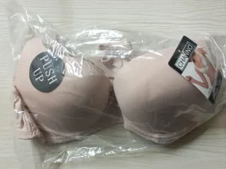 Sujetador Push Up Channo. Disponible en varias tal