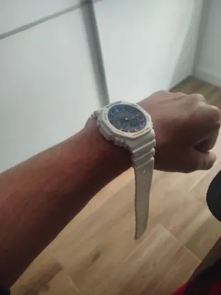 Reloj G-Shock Blanco Cara Multicolor