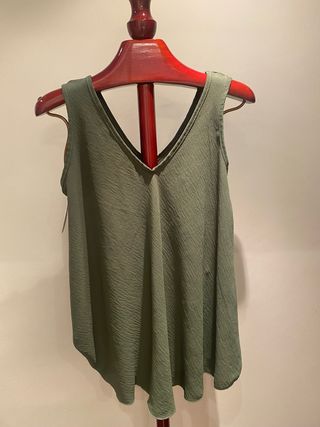 Camiseta tirantes verde oliva talla 42
