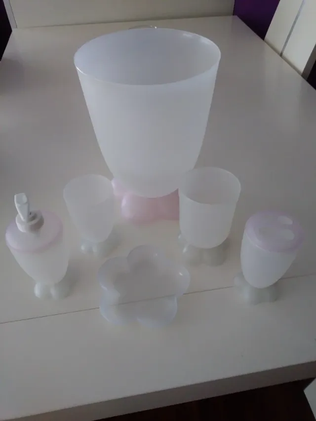 Conjunto de Acessórios de Banheiro em Plástico Rosa Transparente