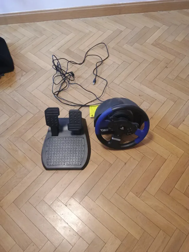 Volante Thrustmaster T150 PS4