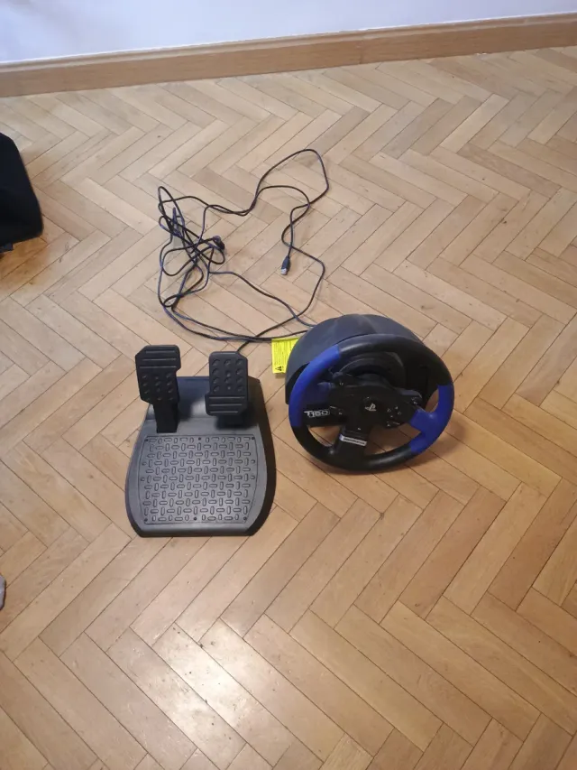 Volante Thrustmaster T150 PS4