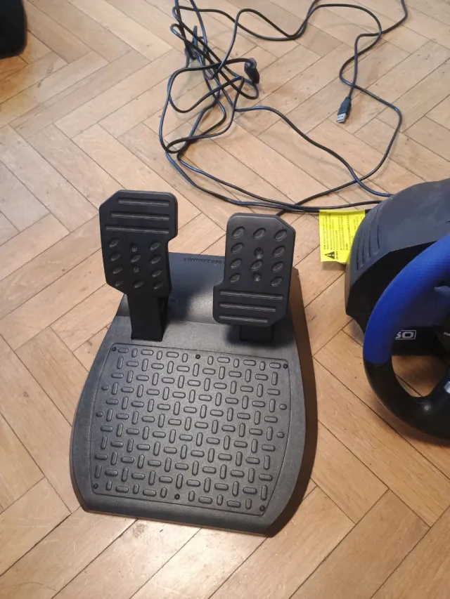 Volante Thrustmaster T150 PS4