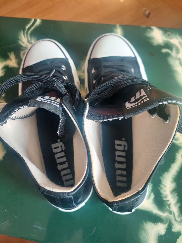 Sneakers MTNG nere e bianche