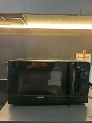 Microondas Taurus Negro