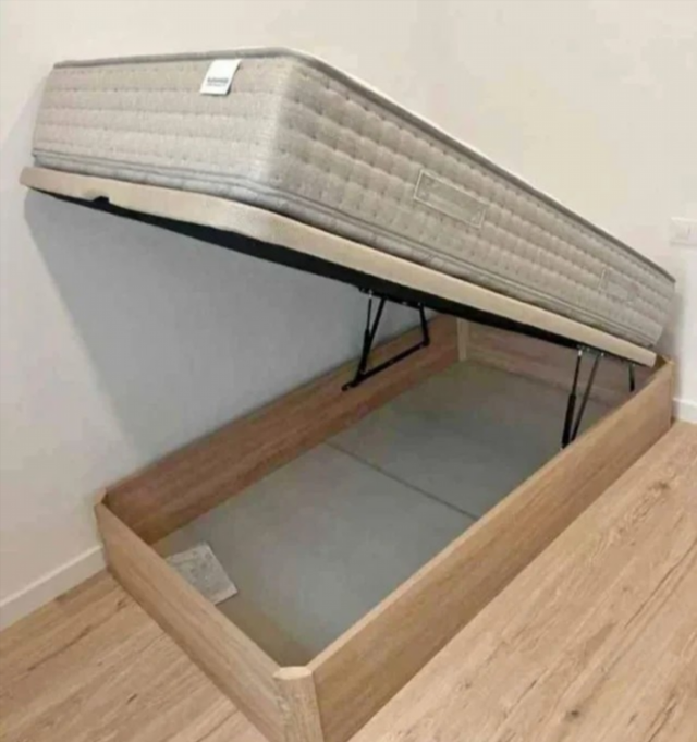 Letto Cama Cama con divani e materassi nuovi al miglior prezzo