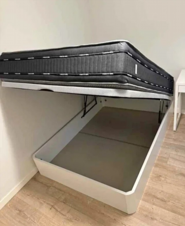 Letto Cama Cama con divani e materassi nuovi al miglior prezzo