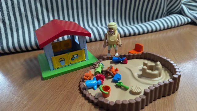 Arenero Playmobil con accesorios