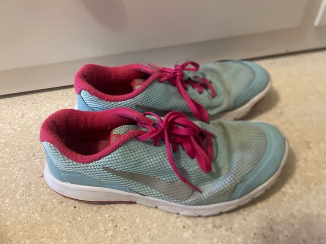 Playeros Nike Azul y Rosa