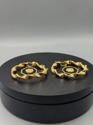 Pendientes de diseño de oro de 18k