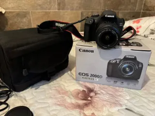 Fotocamera Canon EOS 2000D Kit EF-S 18-55