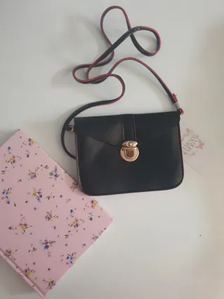 Bolso negro niña