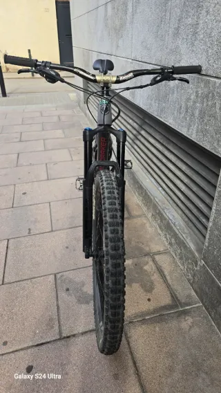 Bicicleta enduro Mondraker Foxy 2024