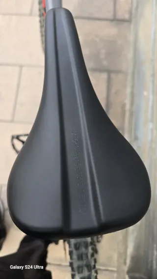 Bicicleta enduro Mondraker Foxy 2024