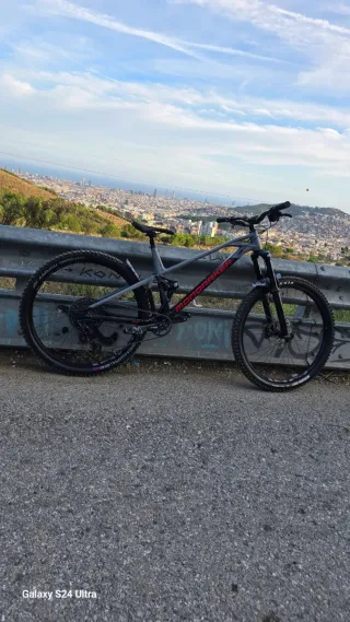 Bicicleta enduro Mondraker Foxy 2024