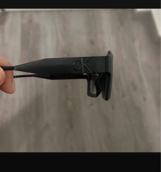 Gafas de sol Calvin Klein negras y grises