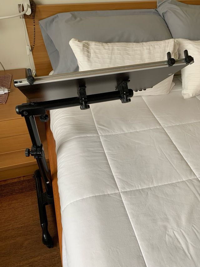 Mesa auxiliar ajustable madera y metal