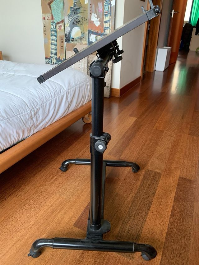 Mesa auxiliar ajustable madera y metal