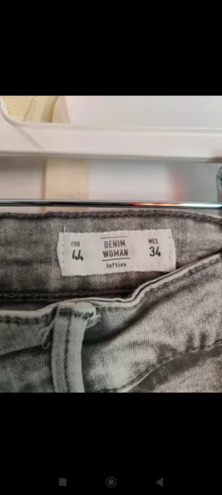 Pantalón vaquero mujer gris desgastado