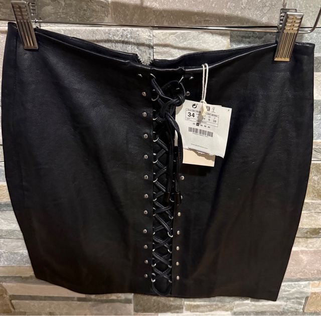 Falda Stradivarius Negra Talla 34