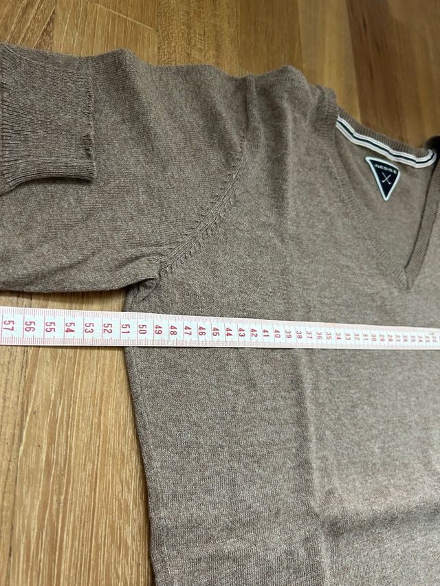 Jersey Inesis Marrón Cuello Pico