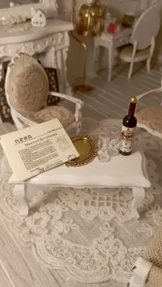 Set Vino e Giornale Miniatura Dollhouse 1:12