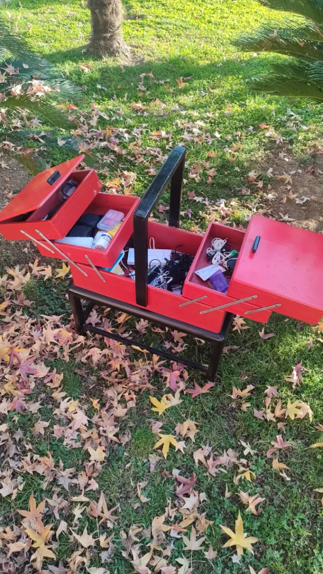 Mobiletto apribile porta oggetti rosso