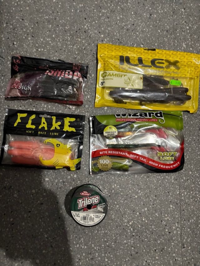 Lotes de pesca: señuelos y sedal