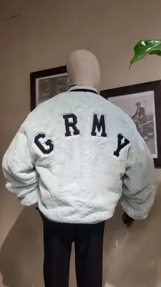 Chaqueta Grimey Peluche Teal y Negro