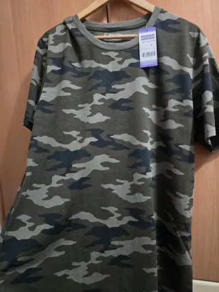 Camiseta camuflaje hombre T/L.CON ETIQUETA. 3,80 E