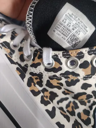 Lote Converse: Zapatillas y Bolso Tote Leopardo