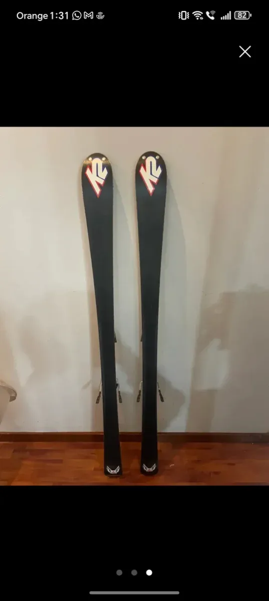 Esquís con fijaciones