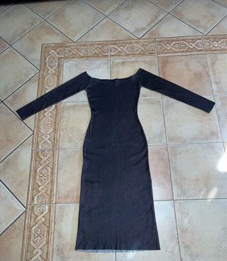 Vestito nero aderente maniche lunghe Zara