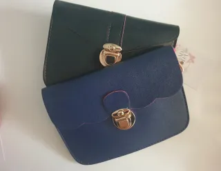 Bolsos niña nuevos 2x5€ Tienen asa larga