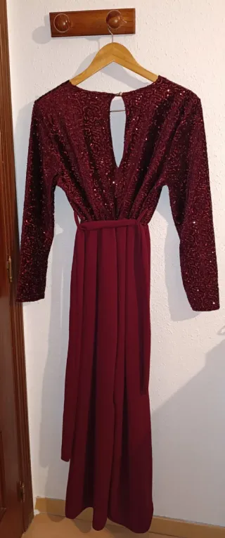 Mono largo de fiesta rojo NUEVO SIN USAR